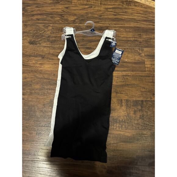 Nautica Intimates Shaping Camisole Tank Top Black White Reversible Sz:small - Picture 1 of 6